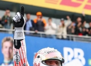 英雄联盟总决赛2025-红牛车队逆转雷诺车队，佩雷兹刷新纪录