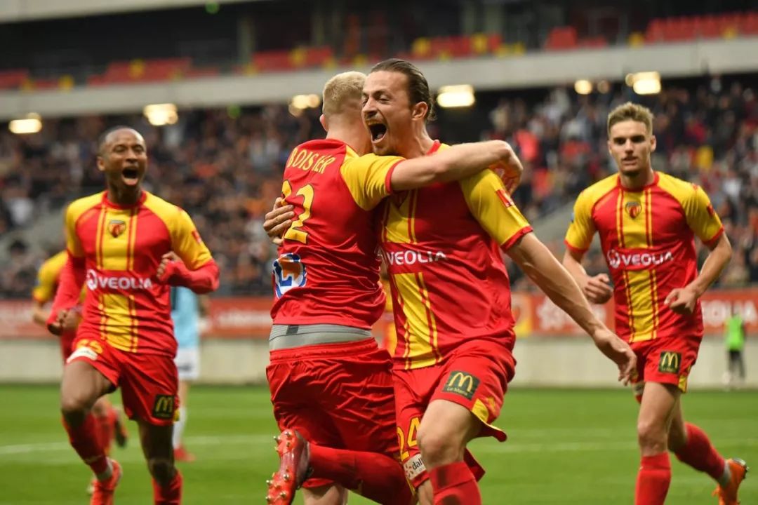 包含地窗者领衔法乙积分榜,状态火爆连胜中的词条 包含地窗者领衔法乙积分榜,状态火爆连胜中的词条