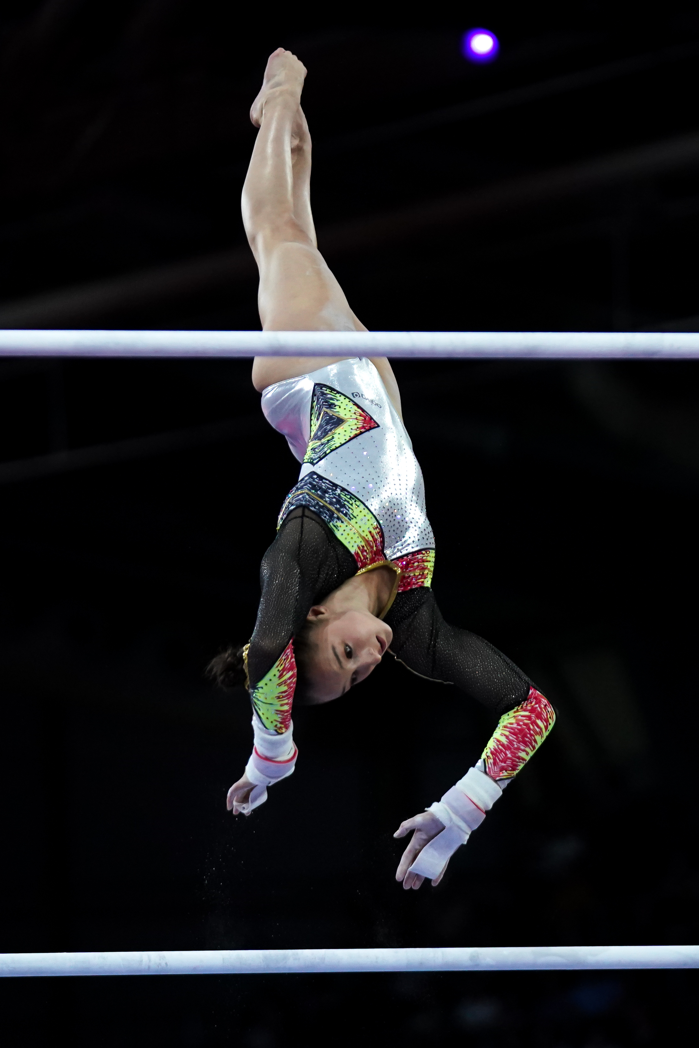 竞技体操选手高难动作惊艳全场 竞技体操选手高难动作惊艳全场