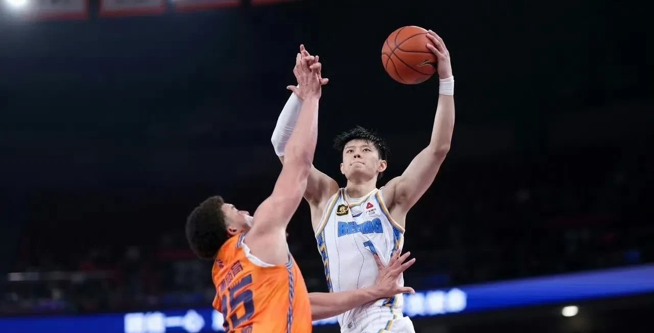 上海男篮苦战取胜，最终晋级下一轮