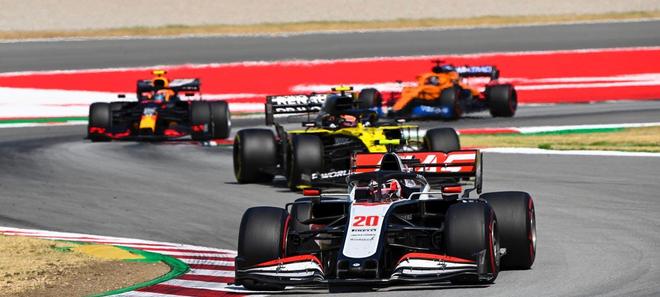 包含哈斯车队力克阿斯顿马丁，佩雷兹统治全场的词条