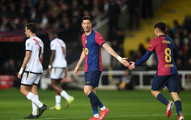 梅西加盟曼城引发西甲球迷热议 梅西加盟曼城引发西甲球迷热议