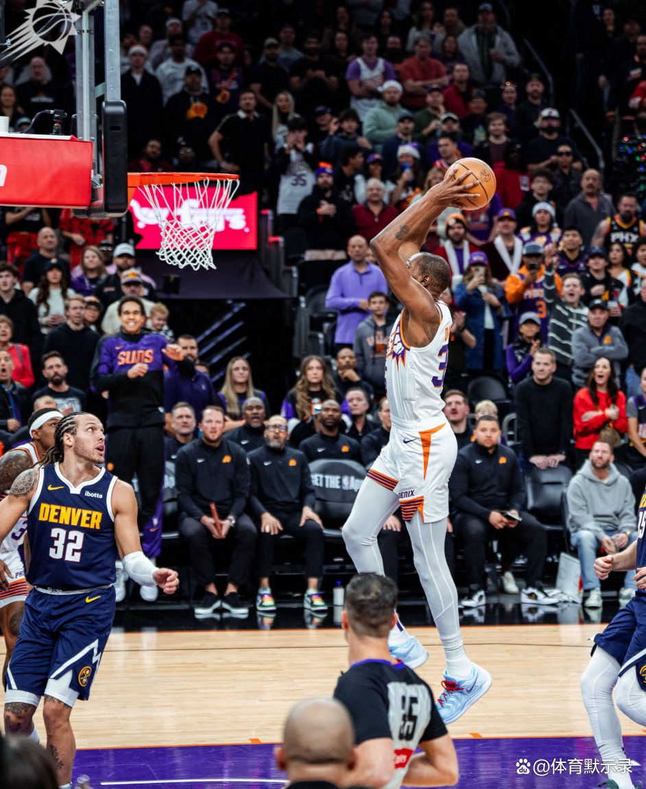 勇士险胜掘金,德罗赞点燃赛场 勇士险胜掘金,德罗赞点燃赛场