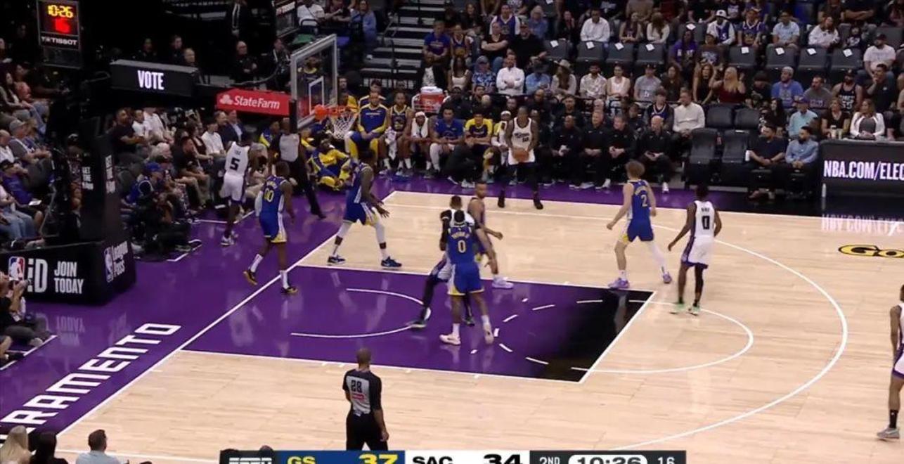 国王碾压太阳,德罗赞扛起全队 国王碾压太阳,德罗赞扛起全队