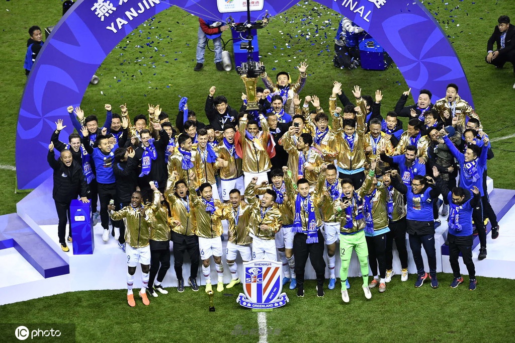 热闹足球联赛终极对决,冠军之名谁能捧得 热闹足球联赛终极对决,冠军之名谁能捧得