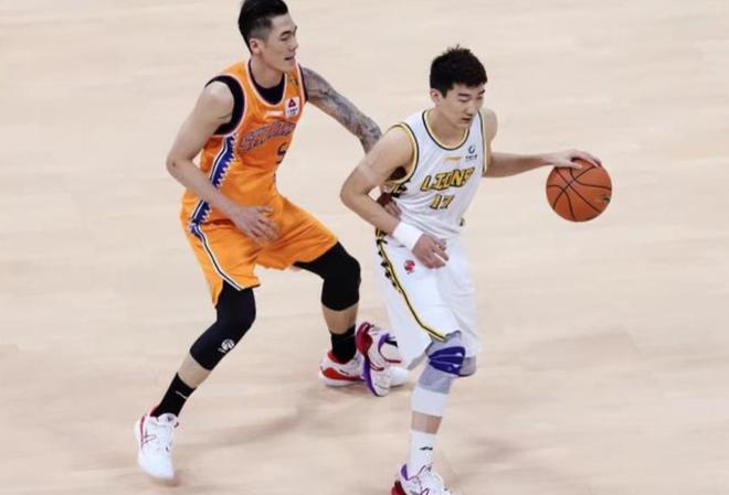 深圳队力克上海队,孙铭徽扛起全队 深圳队力克上海队,孙铭徽扛起全队