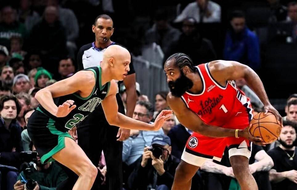 快船逆转凯尔特人,赵继伟扛起全队 快船逆转凯尔特人,赵继伟扛起全队